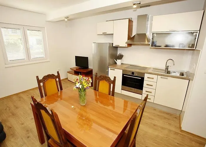 Inka And Comfy Apartman Zadar