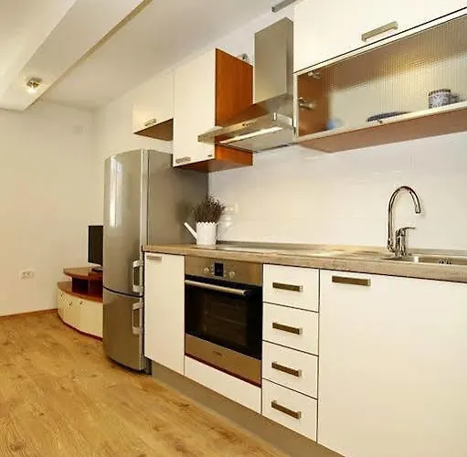 Inka And Comfy Apartman Zadar